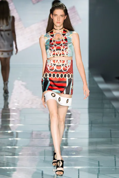 Look 28